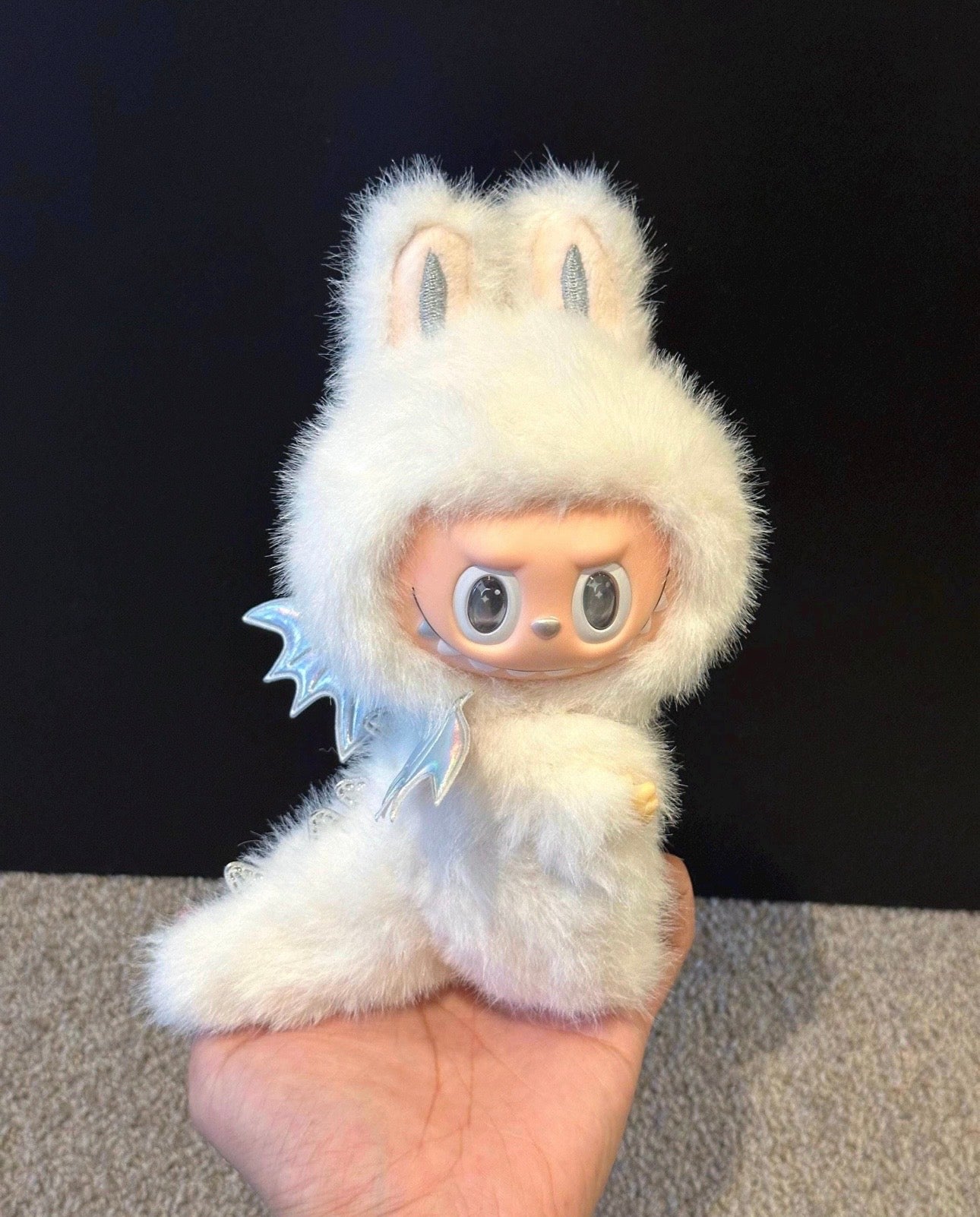 THE MONSTERS - Mini White ANGEL IN CLOUDS Vinyl Doll