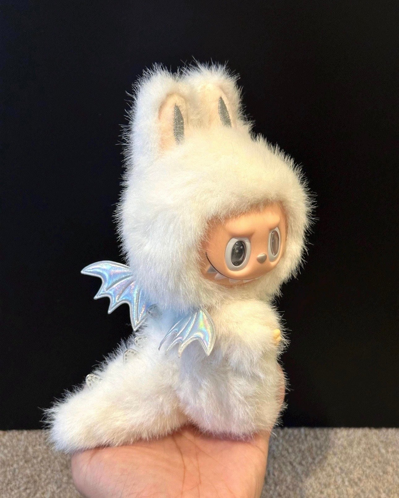 THE MONSTERS - Mini White ANGEL IN CLOUDS Vinyl Doll